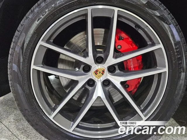 Porsche Macan — Фото автомобиля 19