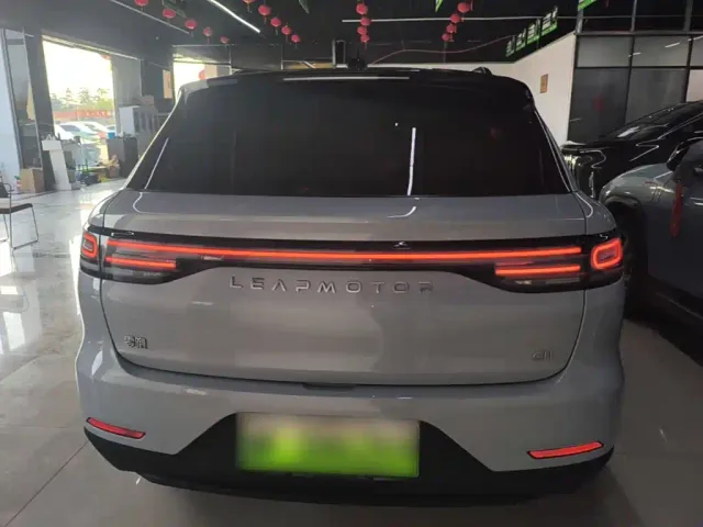 Leapmotor C11 — Фото автомобиля 5
