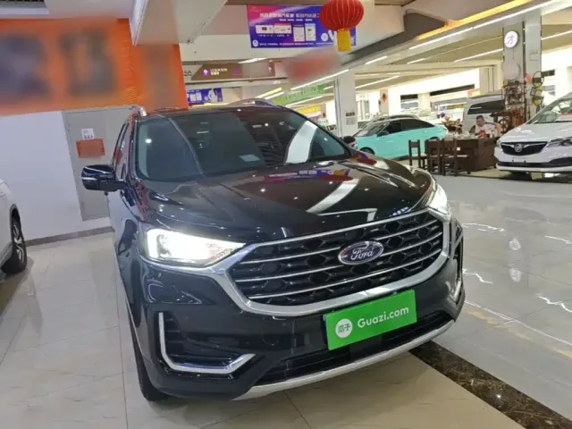 Ford Edge — Фото автомобиля 3