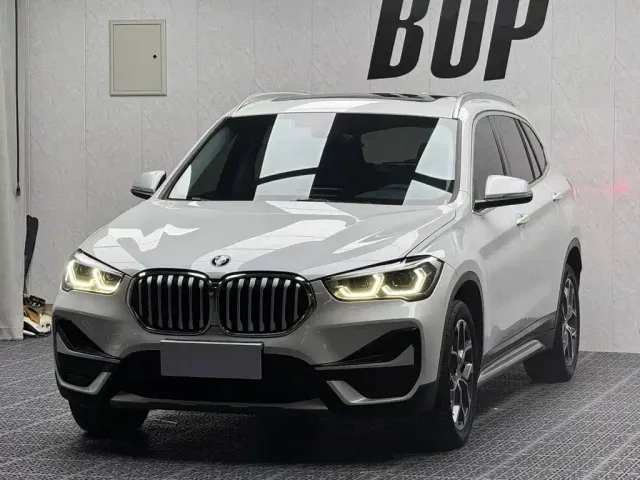 Фотография автомобиля — BMW X1