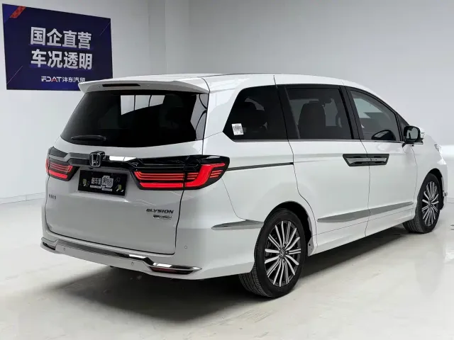 Honda Elysion — Фото автомобиля 4