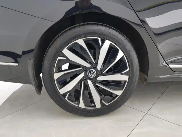 Volkswagen Passat — Фото автомобиля 6