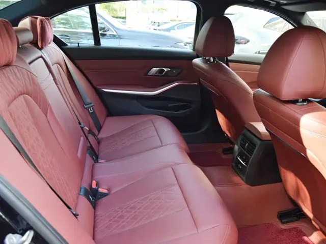 BMW 3 Series — Фото автомобиля 11