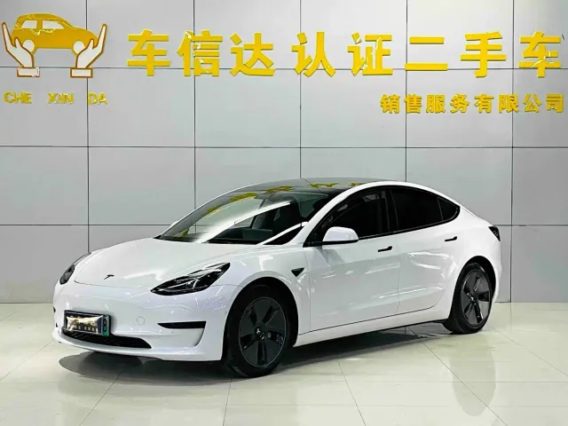 Фотография автомобиля — Tesla Model 3