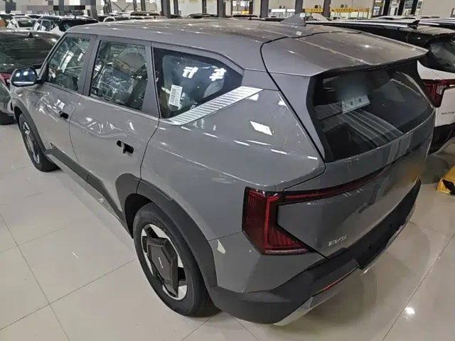 Kia EV5 — Фото автомобиля 4
