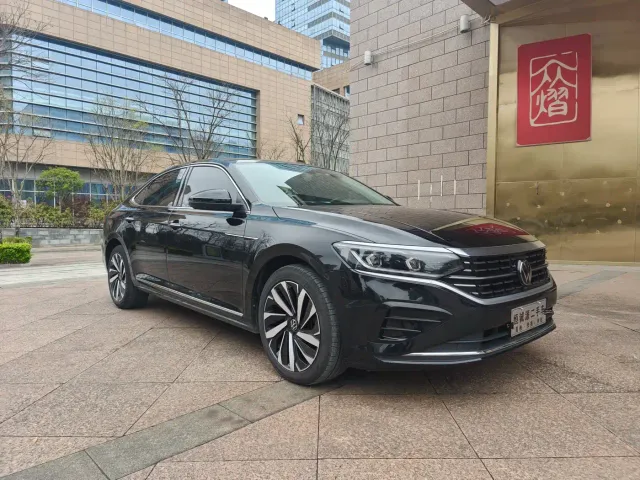 Volkswagen Passat — Фото автомобиля 2