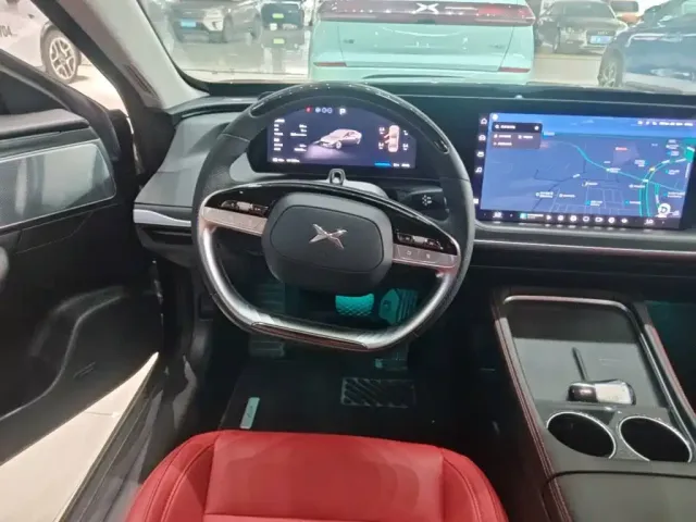 Xpeng P7 — Фото автомобиля 10