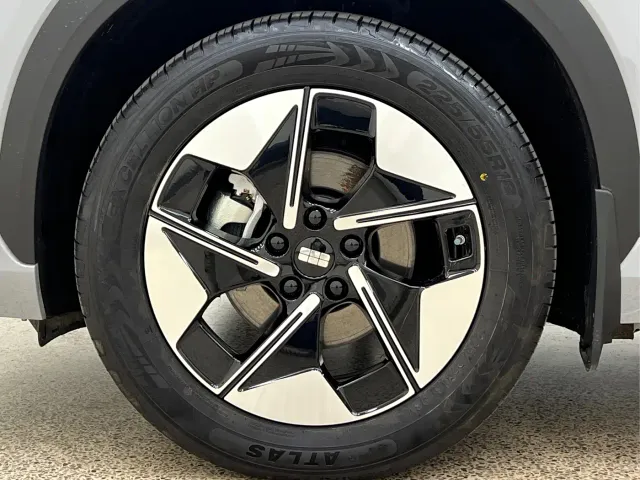 Geely Galaxy E5 — Фото автомобиля 10