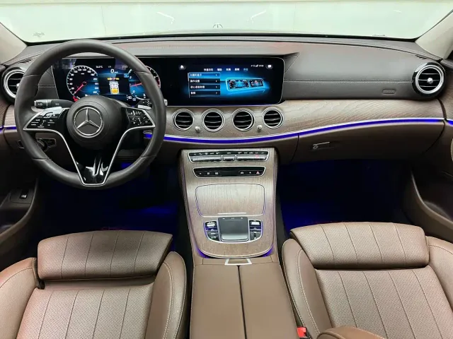 Mercedes-Benz E-Class — Фото автомобиля 12