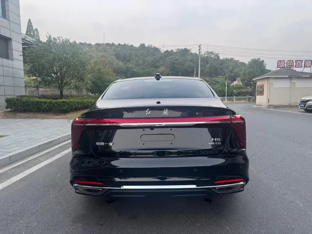 Hongqi H5 — Фото автомобиля 7