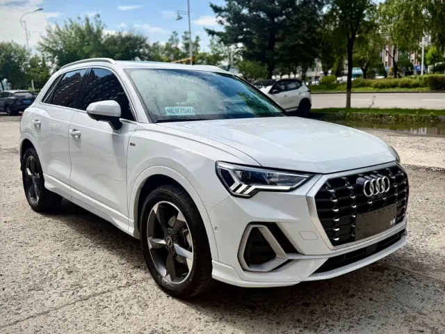 Audi Q3 — Фото автомобиля 3