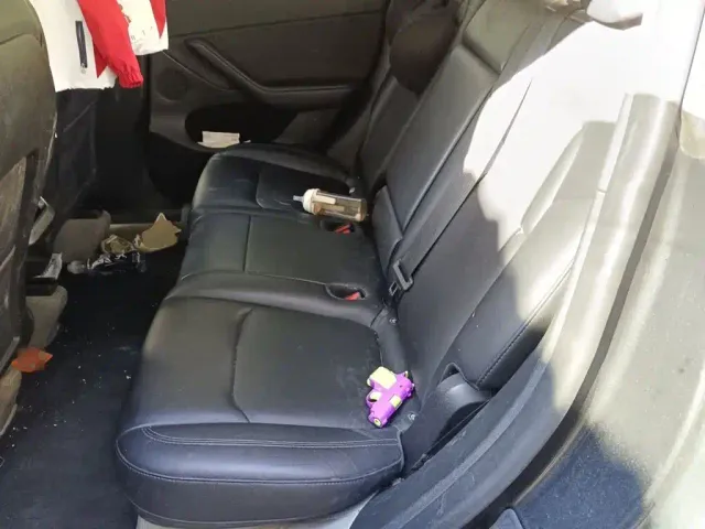 Tesla Model Y — Фото автомобиля 13