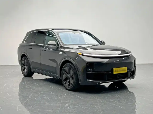 Li Auto L8 — Фото автомобиля 8