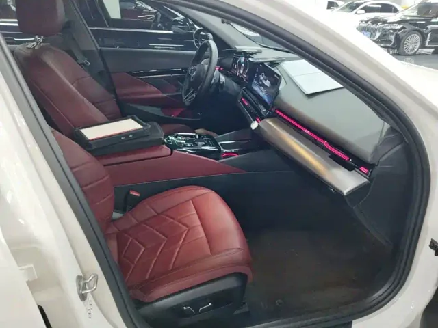 BMW 5 Series — Фото автомобиля 24