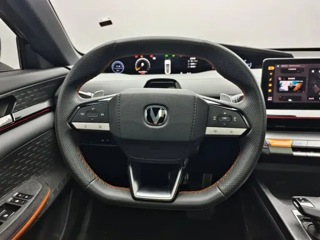 Changan UNI-V — Фото автомобиля 7