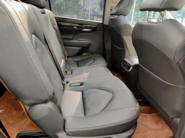 Toyota Highlander — Фото автомобиля 11