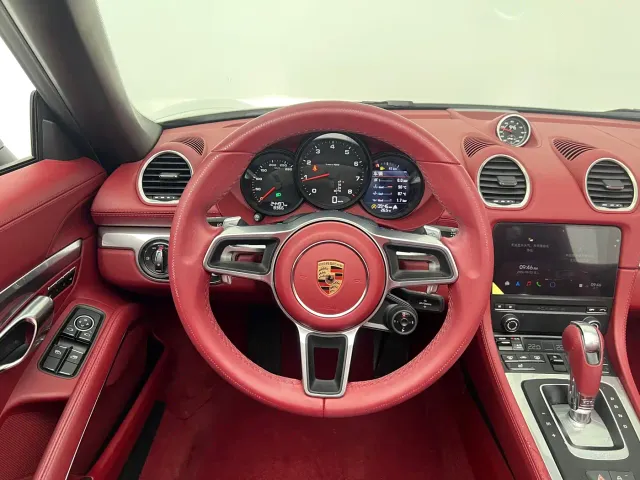 Porsche 718 — Фото автомобиля 16
