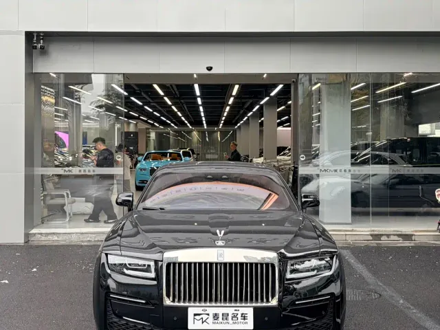Rolls-Royce Ghost — Фото автомобиля 2