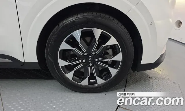 Kia Carnival 4th Gen — Фото автомобиля 5