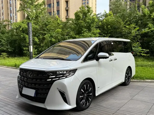 Toyota Alphard — Фото автомобиля 2