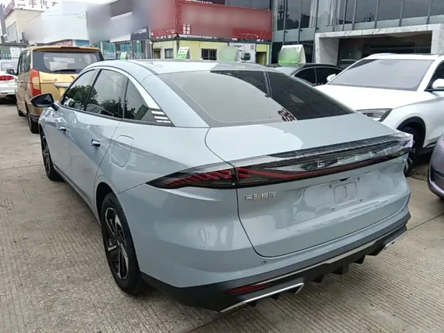 Geely Galaxy L6 — Фото автомобиля 4