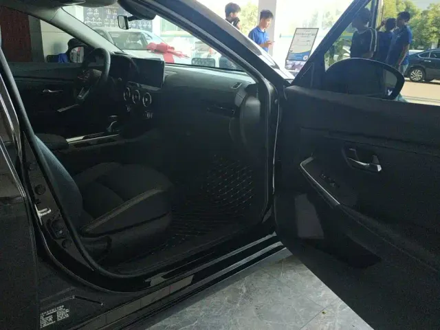 Nissan Sylphy — Фото автомобиля 8