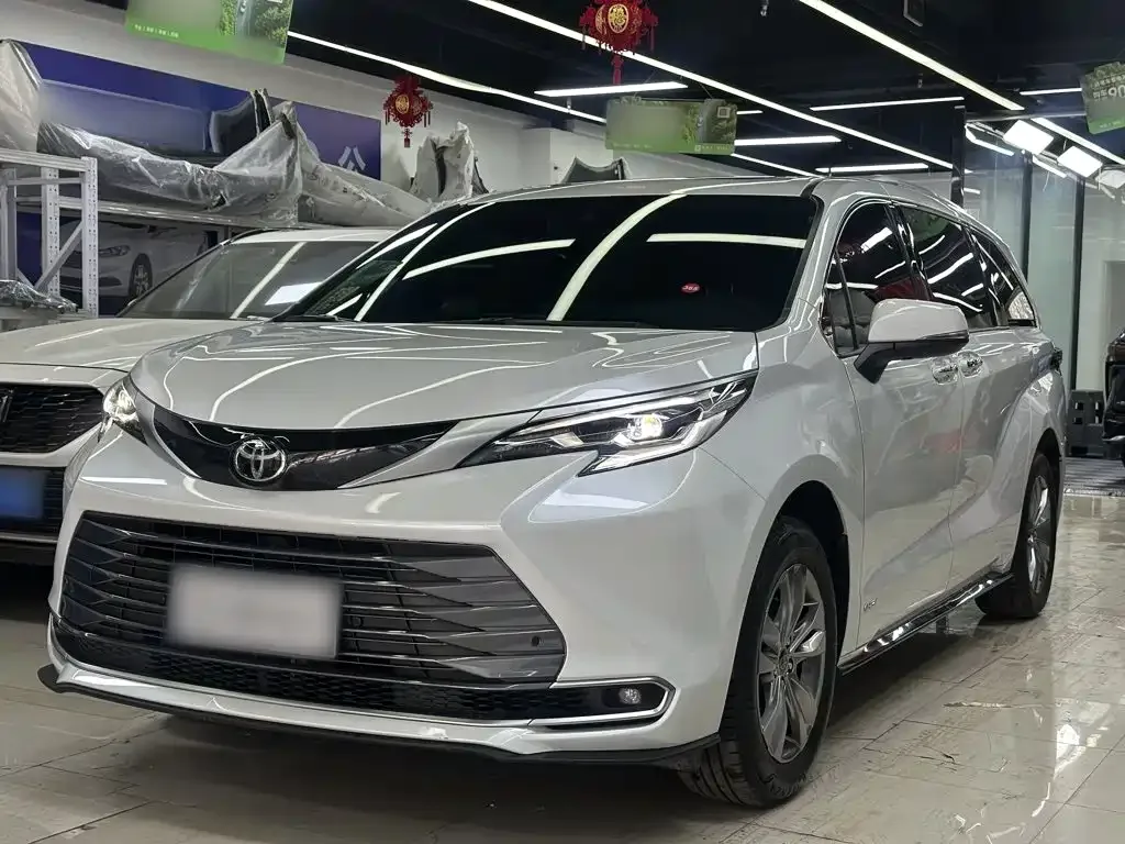 Фотография автомобиля — Toyota Sienna