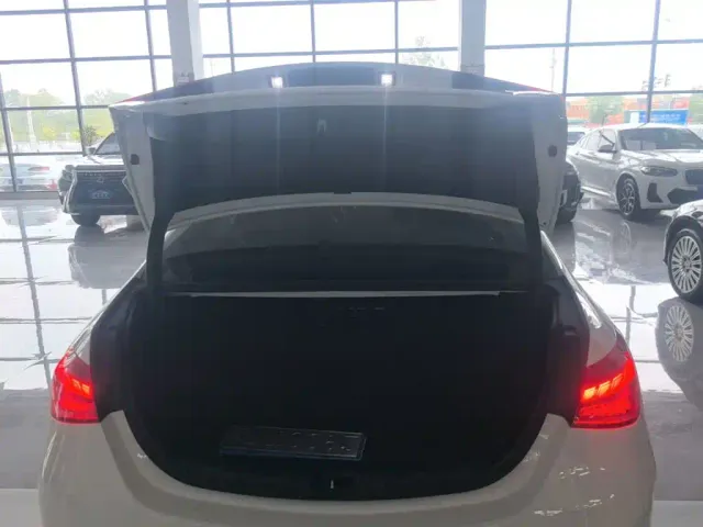 Mercedes-Benz C-Class — Фото автомобиля 18