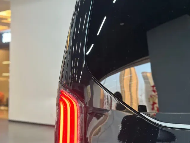 Mercedes-Benz V-Class — Фото автомобиля 25