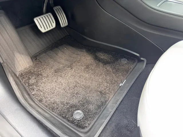 Tesla Model 3 — Фото автомобиля 26