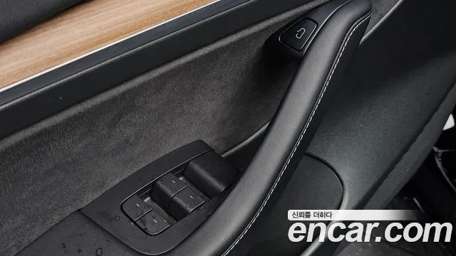 Tesla Model 3 — Фото автомобиля 25