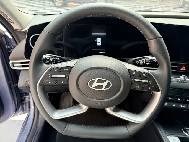 Hyundai Elantra — Фото автомобиля 10