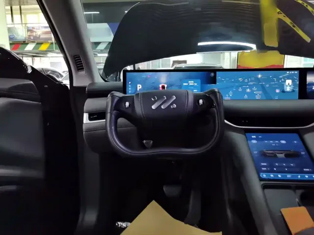 IM Motors LS6 — Фото автомобиля 10