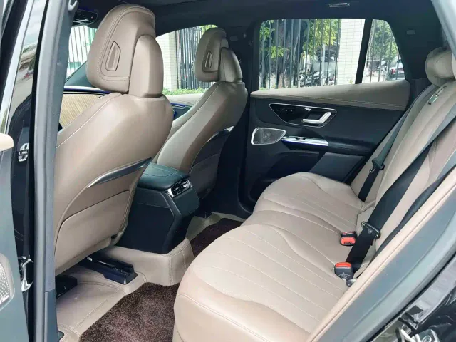 Mercedes-Benz EQE SUV — Фото автомобиля 8
