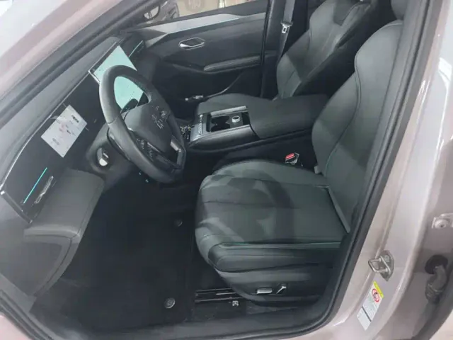 BYD Qin L — Фото автомобиля 14