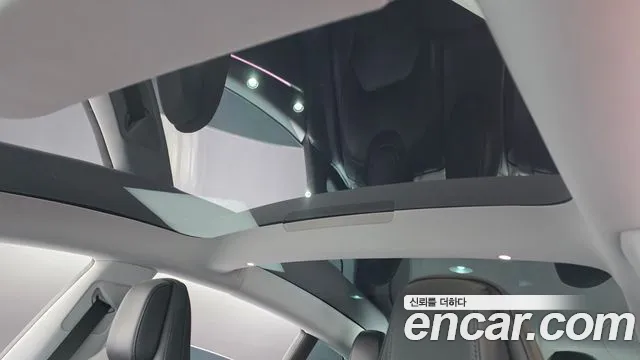 Tesla Model 3 — Фото автомобиля 16