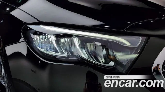 Mercedes-Benz E-Class — Фото автомобиля 21