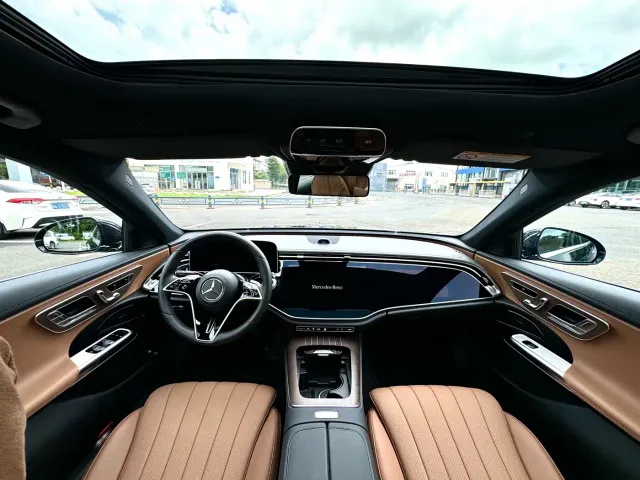 Mercedes-Benz E-Class — Фото автомобиля 8