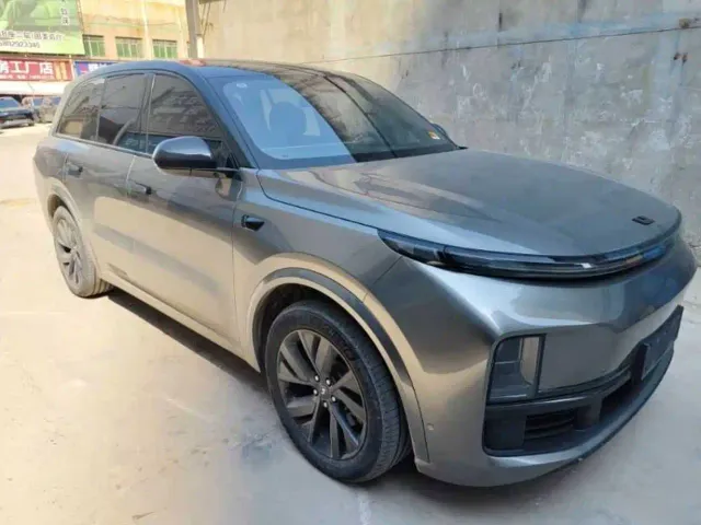 Li Auto L8 — Фото автомобиля 3