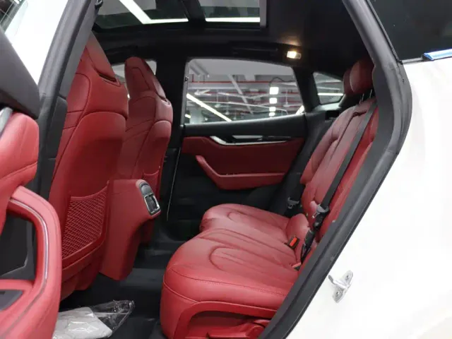 Maserati Levante — Фото автомобиля 15