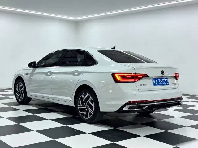 Volkswagen Sagitar — Фото автомобиля 4