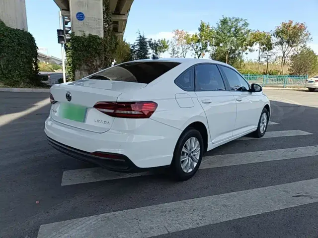 Volkswagen Lavida — Фото автомобиля 6