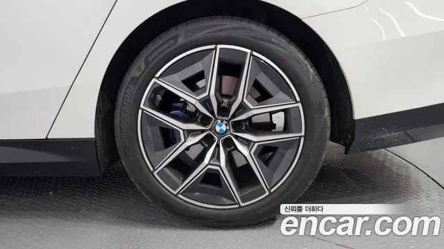 BMW 5-Series — Фото автомобиля 19