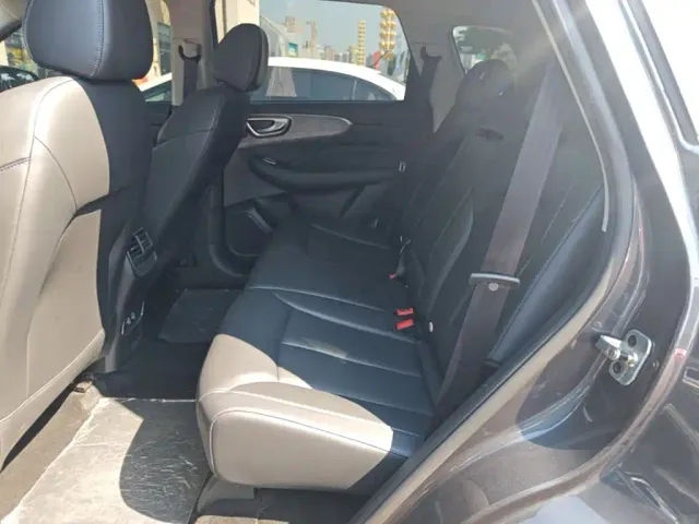 Roewe RX5 — Фото автомобиля 21