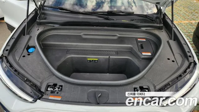 Audi Q6 e-tron — Фото автомобиля 11
