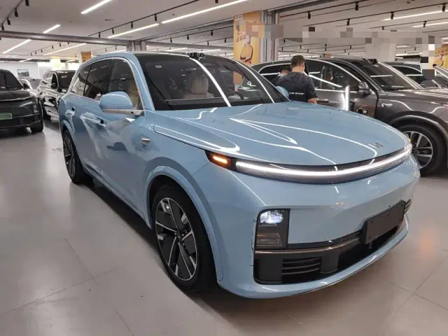 Li Auto L7 — Фото автомобиля 3