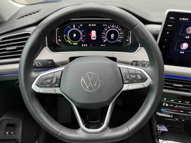 Volkswagen Tayron GTE Plug-in Hybrid — Фото автомобиля 9