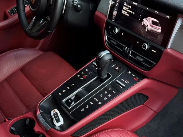 Porsche Macan — Фото автомобиля 17