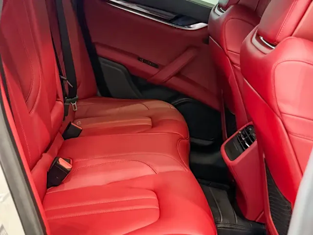 Maserati Ghibli — Фото автомобиля 11