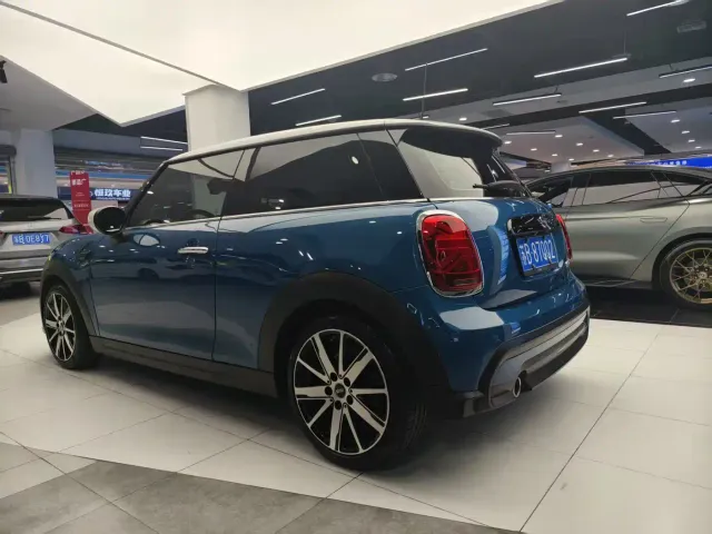 MINI Hatch — Фото автомобиля 14